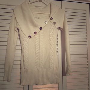 SOLD Guess Sweater size small